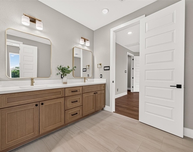 703 Carol Lynn Drive - Photo Thumbnail 19