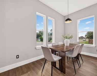 703 Carol Lynn Drive - Photo Thumbnail 14