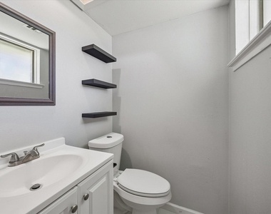 1526 Diplomat Way - Photo Thumbnail 7