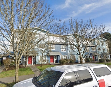 3125 Oakes Avenue - Photo Thumbnail 3