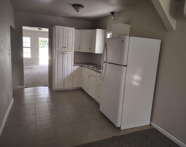 242 Bolden Street - Photo Thumbnail 5