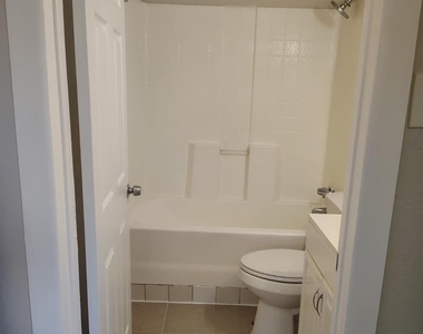242 Bolden Street - Photo Thumbnail 16