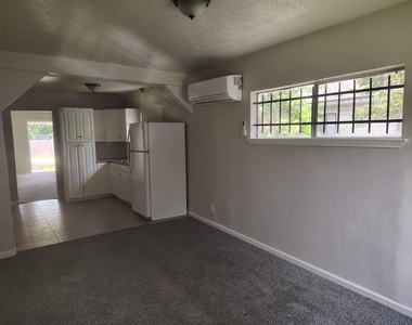 242 Bolden Street - Photo Thumbnail 6
