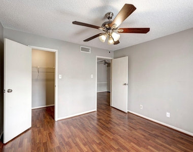 2120 El Paseo Street - Photo Thumbnail 8