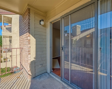 2120 El Paseo Street - Photo Thumbnail 13