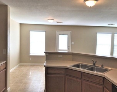 16311 Hayesford Lane - Photo Thumbnail 3