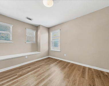16311 Hayesford Lane - Photo Thumbnail 13