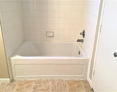 16311 Hayesford Lane - Photo Thumbnail 11