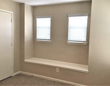 16311 Hayesford Lane - Photo Thumbnail 12