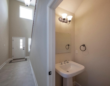 4210 Darter Street - Photo Thumbnail 6