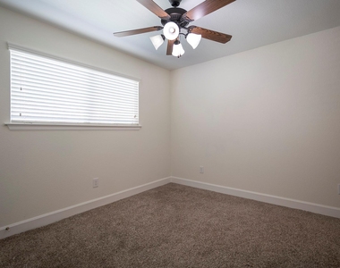 4210 Darter Street - Photo Thumbnail 11