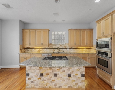 6132 Maxie Street - Photo Thumbnail 5