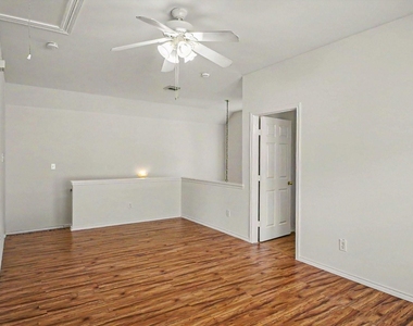 2615 Atwood Glen Lane - Photo Thumbnail 8