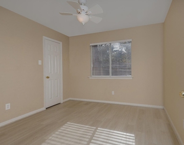 78 E Foxbriar Forest Circle - Photo Thumbnail 24