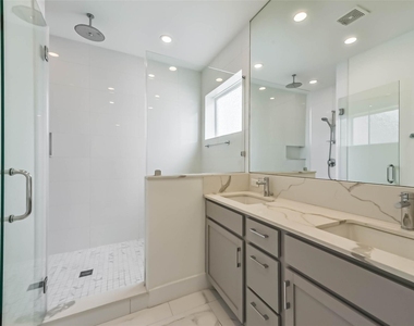 2408 Emancipation Avenue - Photo Thumbnail 9