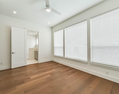 2408 Emancipation Avenue - Photo Thumbnail 8