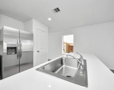 16831 Spotted Oak Drive - Photo Thumbnail 18