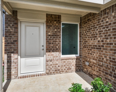 16831 Spotted Oak Drive - Photo Thumbnail 9