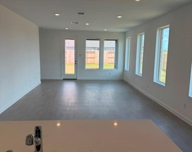 2847 Garden Meadow - Photo Thumbnail 10