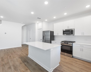 8104 Danson Lane - Photo Thumbnail 9