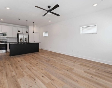 8023 Cora Street - Photo Thumbnail 7