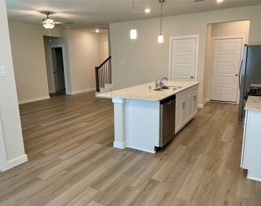 1543 King Ranch Road - Photo Thumbnail 2