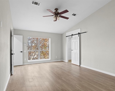 6933 Yellowstone Way Drive - Photo Thumbnail 12