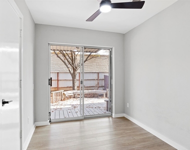 6933 Yellowstone Way Drive - Photo Thumbnail 7