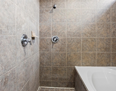 6933 Yellowstone Way Drive - Photo Thumbnail 15