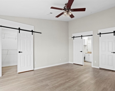 6933 Yellowstone Way Drive - Photo Thumbnail 11