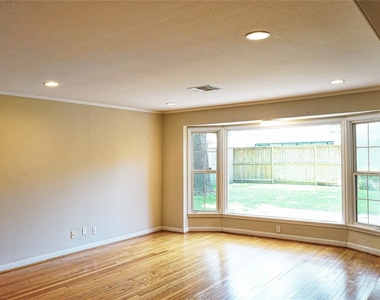 2047 Mcclendon Street - Photo Thumbnail 5