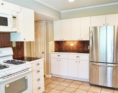 2047 Mcclendon Street - Photo Thumbnail 8