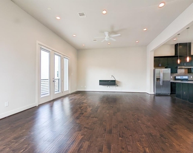 1140 W 24th Street - Photo Thumbnail 3