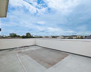 1140 W 24th Street - Photo Thumbnail 14