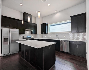 1140 W 24th Street - Photo Thumbnail 1