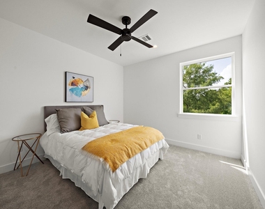 1607 Barbee Street - Photo Thumbnail 14