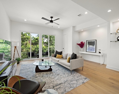 1607 Barbee Street - Photo Thumbnail 4