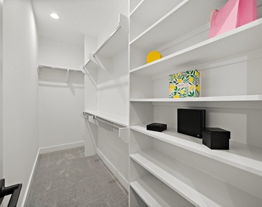 1607 Barbee Street - Photo Thumbnail 17