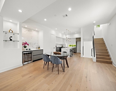 1607 Barbee Street - Photo Thumbnail 10