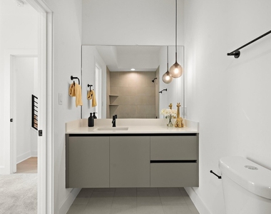 1607 Barbee Street - Photo Thumbnail 3