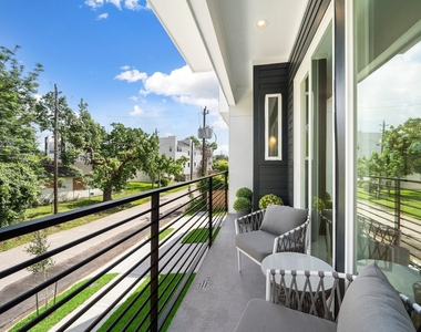 1607 Barbee Street - Photo Thumbnail 13