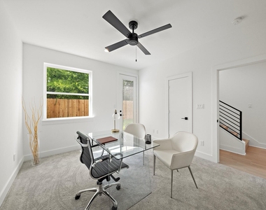1607 Barbee Street - Photo Thumbnail 5