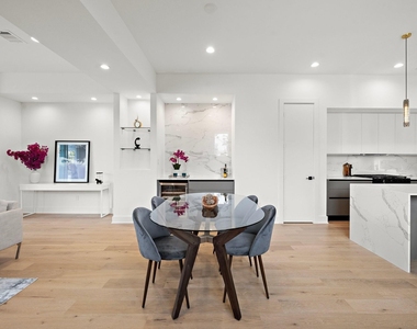 1607 Barbee Street - Photo Thumbnail 6