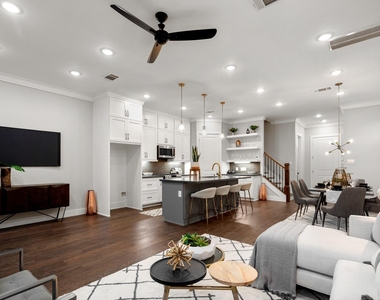 314 N Stiles Street - Photo Thumbnail 9