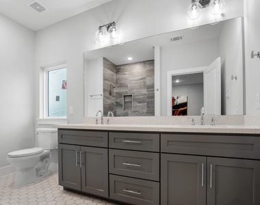 314 N Stiles Street - Photo Thumbnail 31