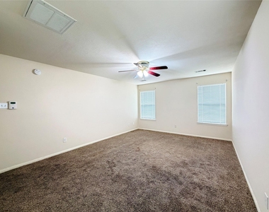 20423 White Poplar Drive - Photo Thumbnail 10