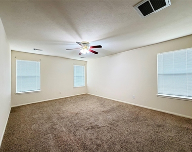 20423 White Poplar Drive - Photo Thumbnail 9