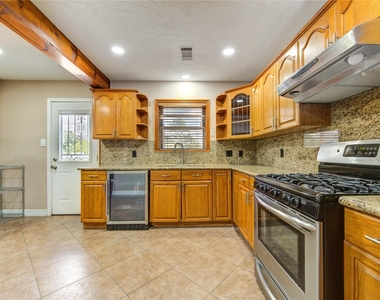 9922 Carmalee Street - Photo Thumbnail 16