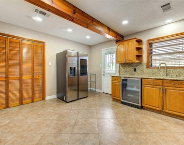 9922 Carmalee Street - Photo Thumbnail 17
