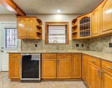 9922 Carmalee Street - Photo Thumbnail 25